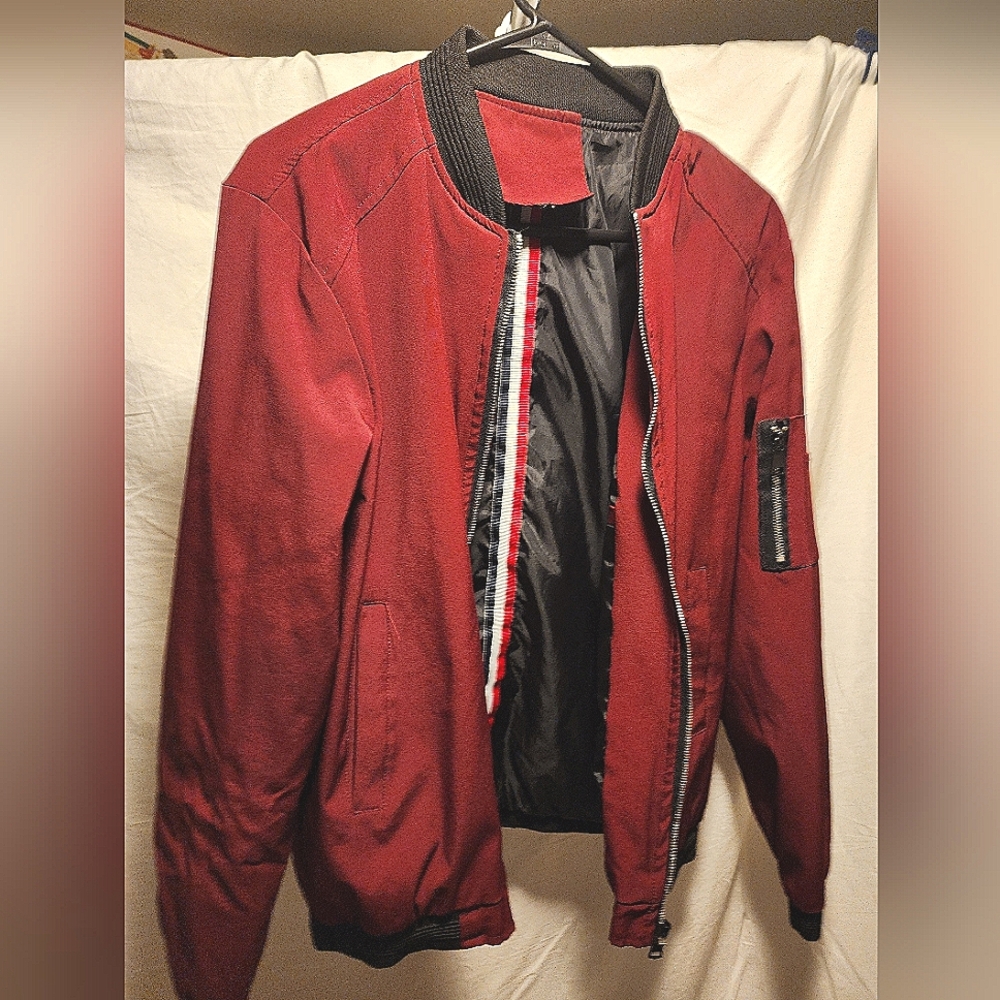 Men's maroon bomber jacket